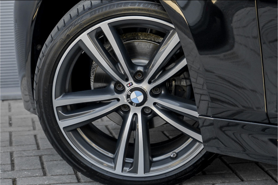 BMW 3-serie 320i High Ex Shadow M-Sport Leder LED 19"