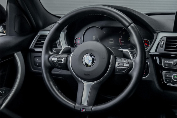 BMW 3-serie 320i High Ex Shadow M-Sport Leder LED 19"