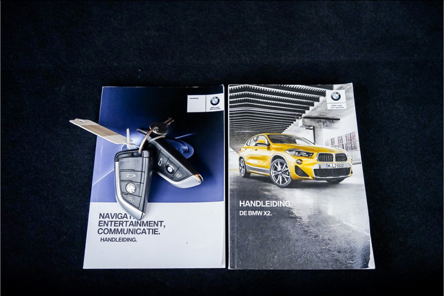 BMW X2 sDrive20i M-Sport Shadow Leder Camera Trekhaak Stuurverwarming 19"