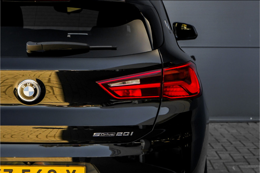 BMW X2 sDrive20i M-Sport Shadow Leder Camera Trekhaak Stuurverwarming 19"