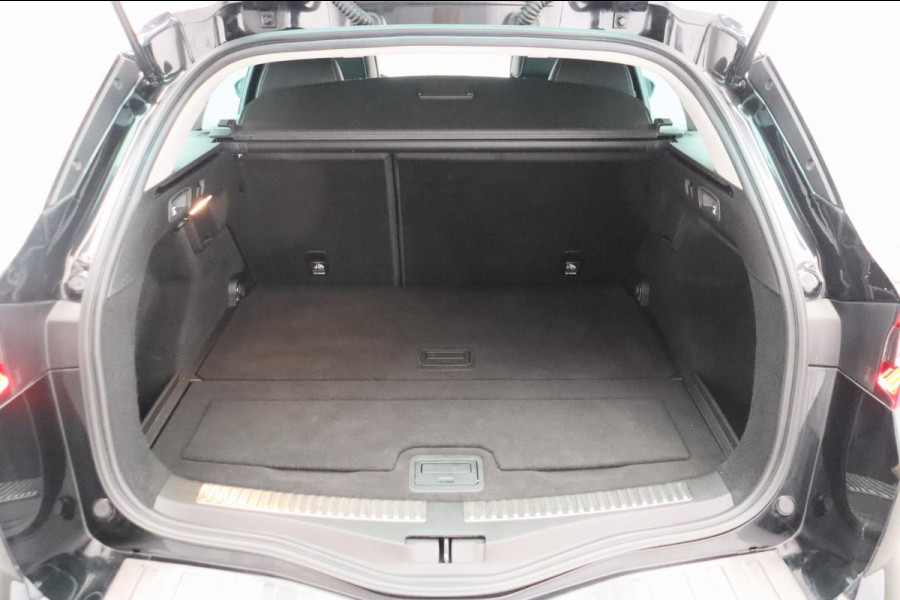 Renault MEGANE Estate 1.3 TCe Bose Automaat Navigatie Camera Leder Climate-control Cruise