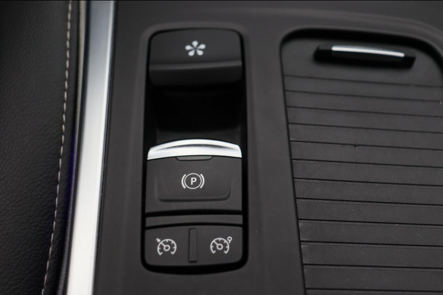 Renault MEGANE Estate 1.3 TCe Bose Automaat Navigatie Camera Leder Climate-control Cruise