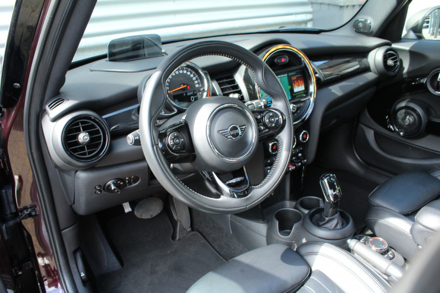 MINI Cooper 1.5 136pk Chili AUTOMAAT 59.355km NL-Auto NAP Panoramadak Clima Cruise Navi HUD Harman&Kardon LMV