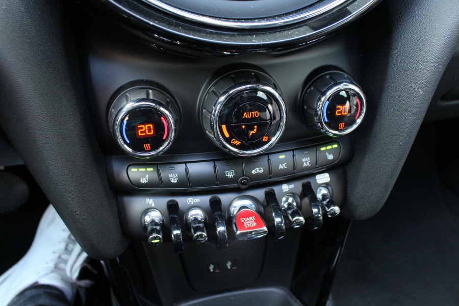 MINI Cooper 1.5 136pk Chili AUTOMAAT 59.355km NL-Auto NAP Panoramadak Clima Cruise Navi HUD Harman&Kardon LMV