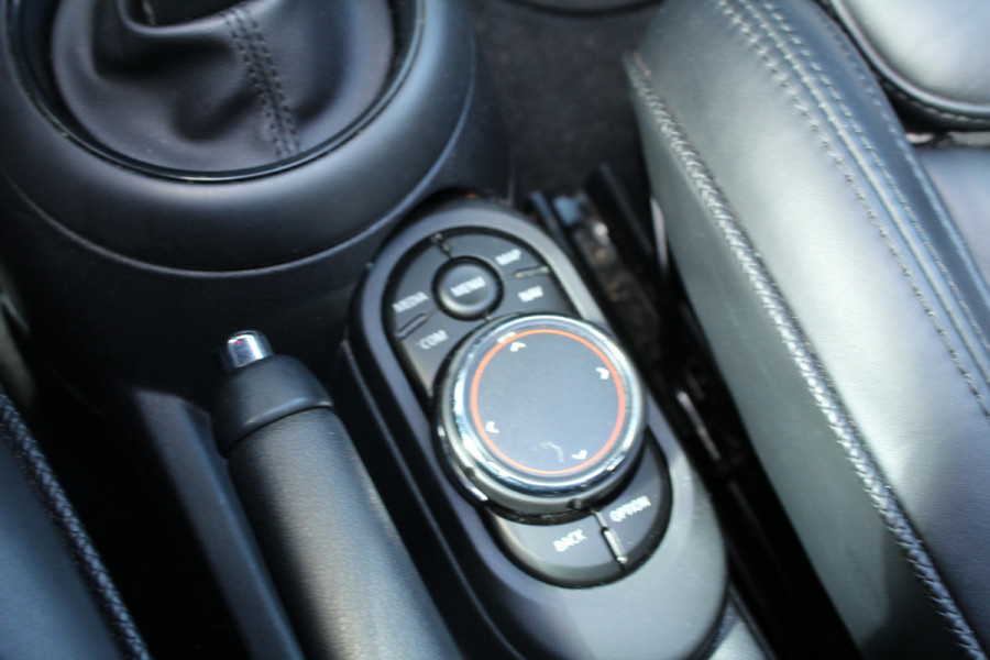 MINI Cooper 1.5 136pk Chili AUTOMAAT 59.355km NL-Auto NAP Panoramadak Clima Cruise Navi HUD Harman&Kardon LMV