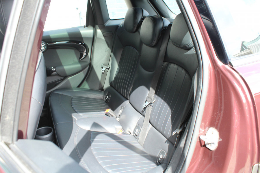 MINI Cooper 1.5 136pk Chili AUTOMAAT 59.355km NL-Auto NAP Panoramadak Clima Cruise Navi HUD Harman&Kardon LMV