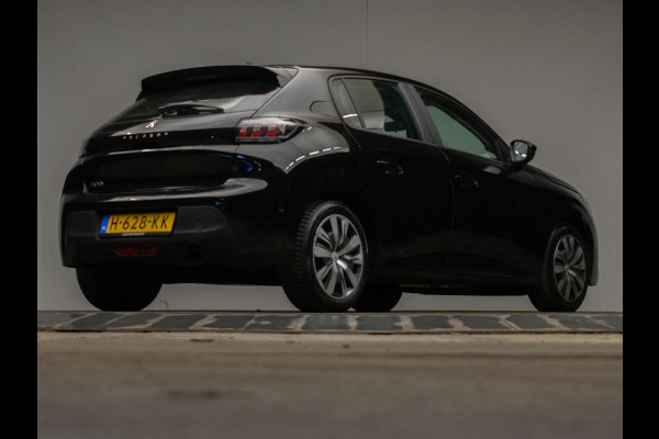 Peugeot 208 1.2 PureTech Active Sport (APPLE CARPLAY,NAVI,CRUISE,LED,LEDER,LANE ASSIST,DAB,SPORTSTOELEN,NIEUWE APK,NETTE STAAT)