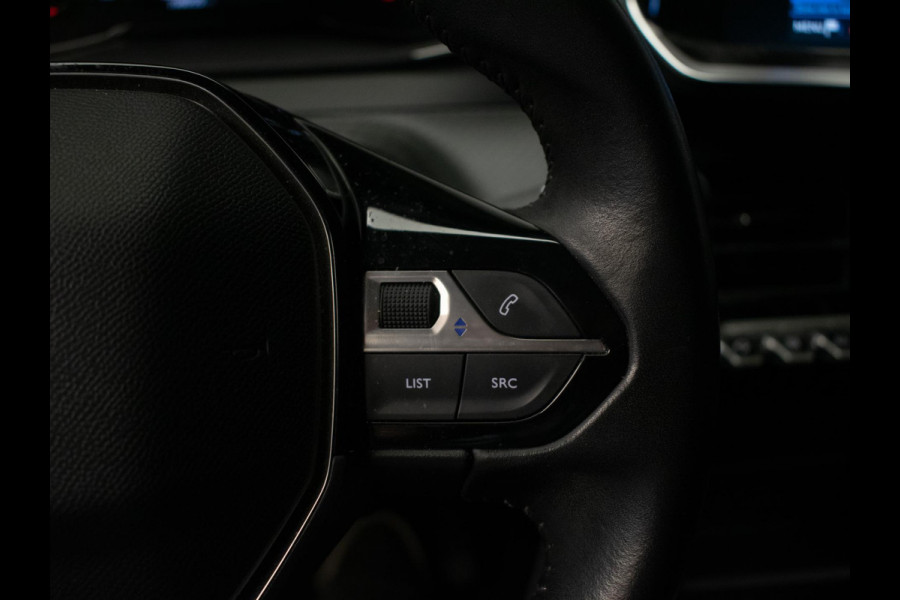 Peugeot 208 1.2 PureTech Active Sport (APPLE CARPLAY,NAVI,CRUISE,LED,LEDER,LANE ASSIST,DAB,SPORTSTOELEN,NIEUWE APK,NETTE STAAT)