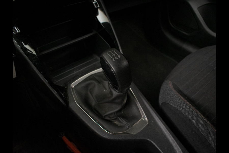 Peugeot 208 1.2 PureTech Active Sport (APPLE CARPLAY,NAVI,CRUISE,LED,LEDER,LANE ASSIST,DAB,SPORTSTOELEN,NIEUWE APK,NETTE STAAT)