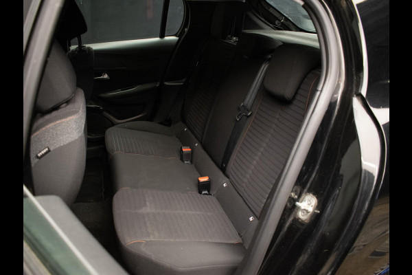Peugeot 208 1.2 PureTech Active Sport (APPLE CARPLAY,NAVI,CRUISE,LED,LEDER,LANE ASSIST,DAB,SPORTSTOELEN,NIEUWE APK,NETTE STAAT)