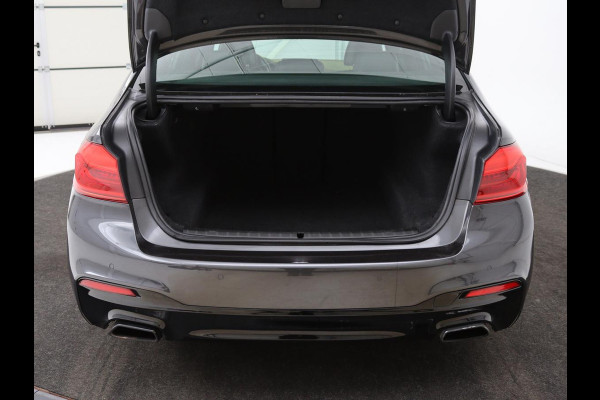 BMW 5 Serie 520i High Executive M-Sport | Trekhaak | Leder | Cruise Control | Navigatie | Stoelverwarming | LED | LMV 20