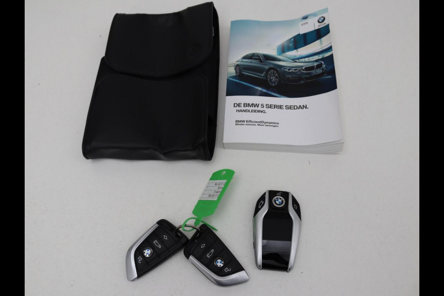 BMW 5 Serie 520i High Executive M-Sport | Trekhaak | Leder | Cruise Control | Navigatie | Stoelverwarming | LED | LMV 20