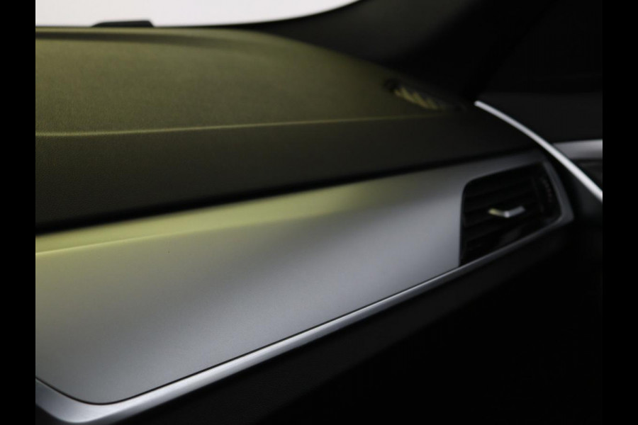 BMW 5 Serie 520i High Executive M-Sport | Trekhaak | Leder | Cruise Control | Navigatie | Stoelverwarming | LED | LMV 20