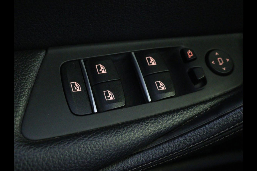 BMW 5 Serie 520i High Executive M-Sport | Trekhaak | Leder | Cruise Control | Navigatie | Stoelverwarming | LED | LMV 20