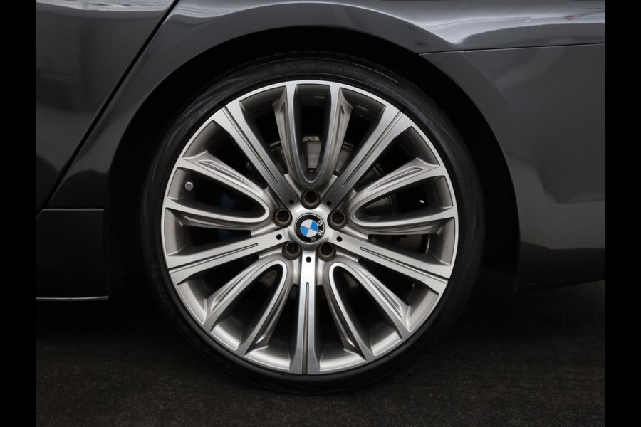 BMW 5 Serie 520i High Executive M-Sport | Trekhaak | Leder | Cruise Control | Navigatie | Stoelverwarming | LED | LMV 20