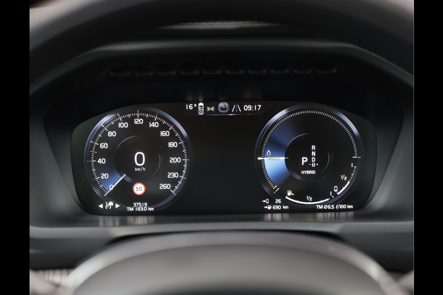 Volvo XC90 T8 Recharge AWD *Luchtvering*Pano*Trekhaak*