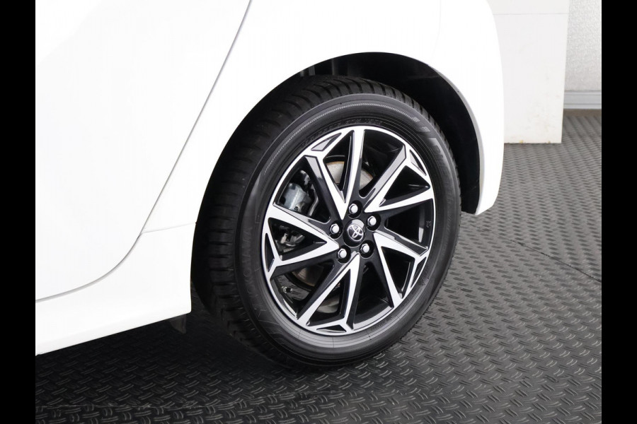 Toyota Yaris 1.5 Hybrid 115 Dynamic | Adaptief Cruise Control | Parkeerhulpcamera | Apple Carplay & AndroidAUTO |