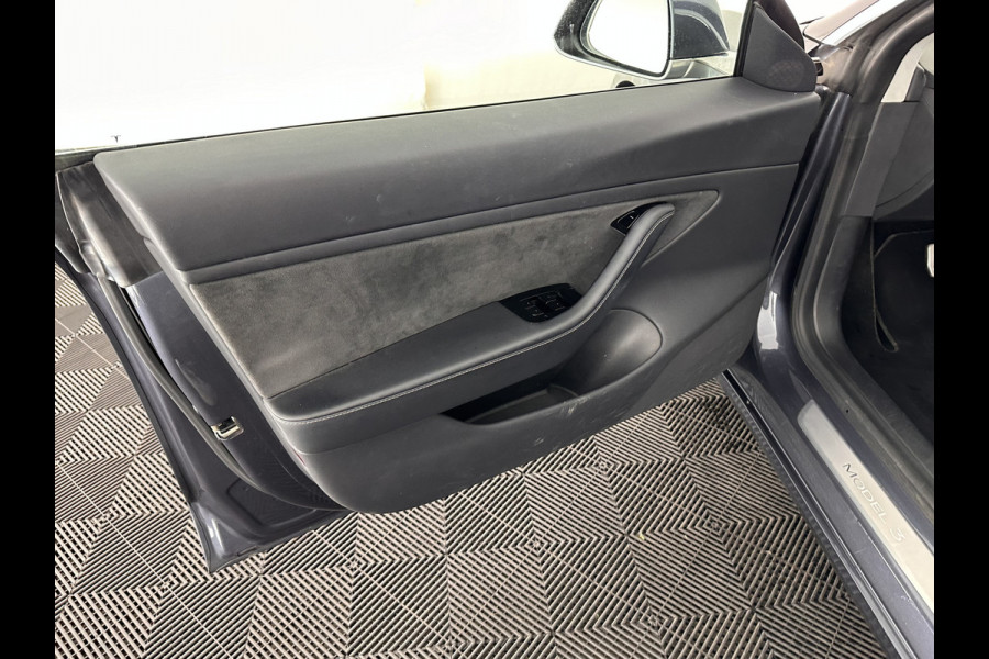 Tesla Model 3 Performance AWD 75 kWh [ 3-Fase ] (INCL-BTW) Aut. *PANO | AUTO-PILOT | NAPPA-LEATHER | KEYLESS | FULL-LED | MEMORY-PACK | SURROUND-VIEW | DAB | CARPLAY | DIGI-COCKPIT | LANE-ASSIST | COMFORT-SEATS | 20"ALU*