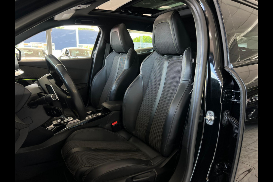 Peugeot 2008 1.2 PureTech GT Pack PANO | CAMERA | TREKHAAK | CARPLAY | ! 2DE PINKSTERDAG GEOPEND VAN 10:00 UUR T/M 17:00 UUR