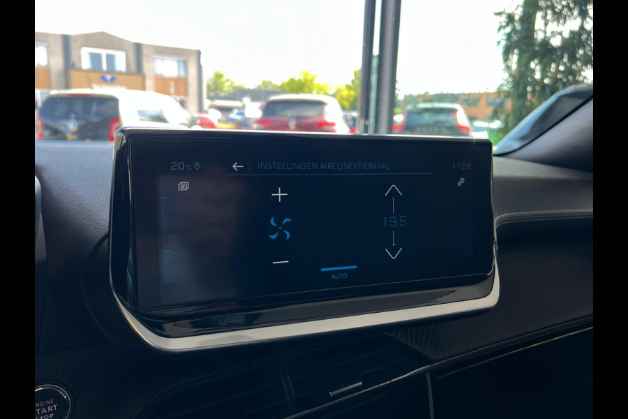 Peugeot 2008 1.2 PureTech GT Pack PANO | CAMERA | TREKHAAK | CARPLAY | ! 2DE PINKSTERDAG GEOPEND VAN 10:00 UUR T/M 17:00 UUR