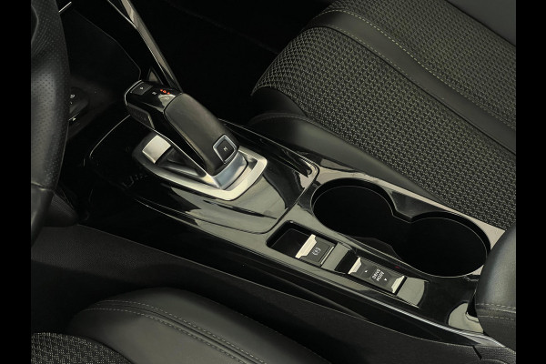 Peugeot 2008 1.2 PureTech GT Pack PANO | CAMERA | TREKHAAK | CARPLAY | ! 2DE PINKSTERDAG GEOPEND VAN 10:00 UUR T/M 17:00 UUR
