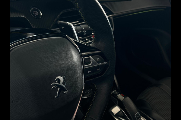 Peugeot 2008 1.2 PureTech GT Pack PANO | CAMERA | TREKHAAK | CARPLAY | ! 2DE PINKSTERDAG GEOPEND VAN 10:00 UUR T/M 17:00 UUR