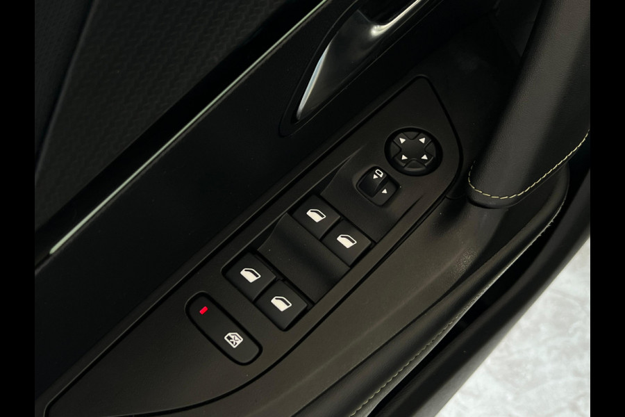 Peugeot 2008 1.2 PureTech GT Pack PANO | CAMERA | TREKHAAK | CARPLAY | ! 2DE PINKSTERDAG GEOPEND VAN 10:00 UUR T/M 17:00 UUR
