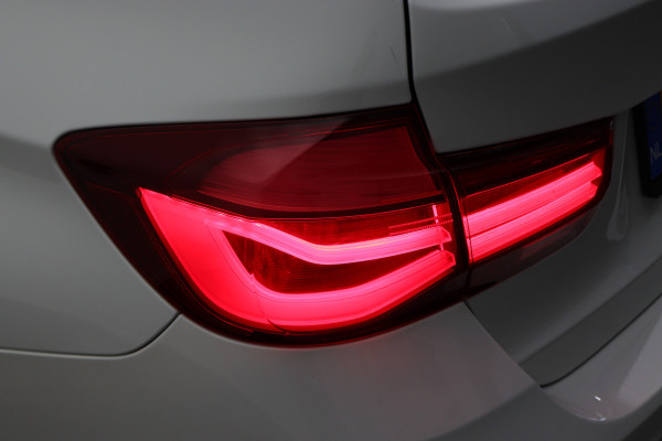 BMW 3 Serie Touring 318i Edition M Sport Shadow Executive