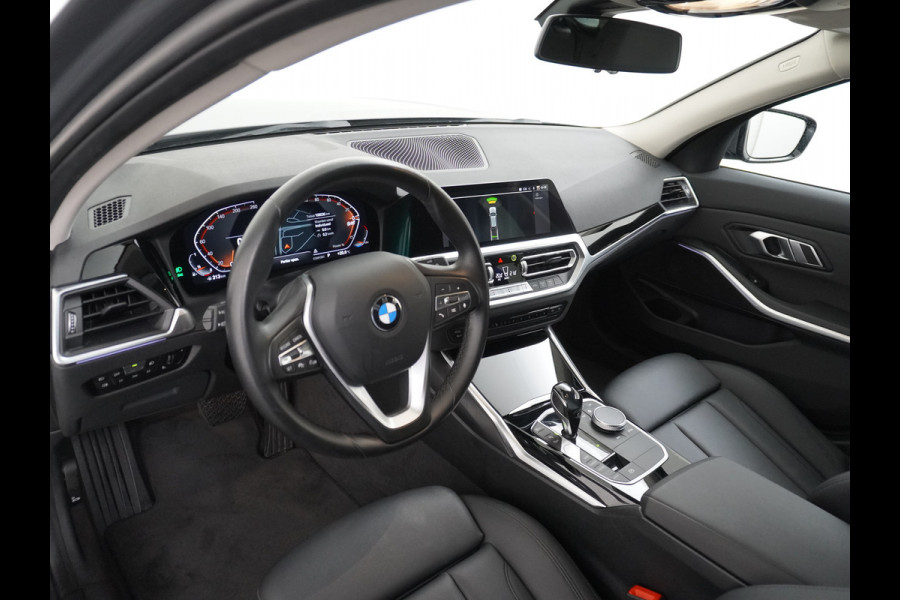 BMW 3 Serie Touring 318I 157PK Autom.-8 Sport Line Trekhaak Leder Apple Carplay Android Auto Navi Pro Live Cockpit Pro Active Cruise Control Comfort Access BMW Digital Key Elek.Achterklep Bluetooth Pdc Led Business Edition 1e Eigenaar