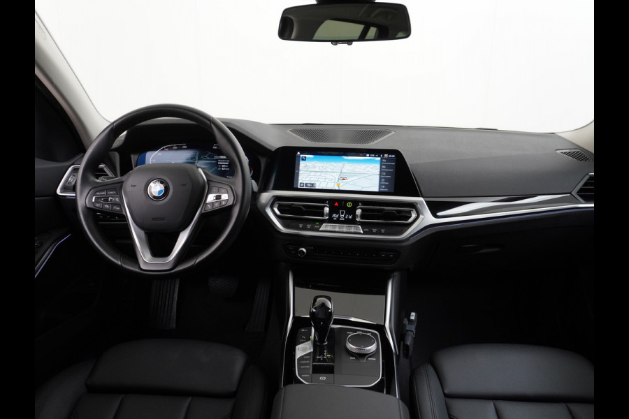BMW 3 Serie Touring 318I 157PK Autom.-8 Sport Line Trekhaak Leder Apple Carplay Android Auto Navi Pro Live Cockpit Pro Active Cruise Control Comfort Access BMW Digital Key Elek.Achterklep Bluetooth Pdc Led Business Edition 1e Eigenaar