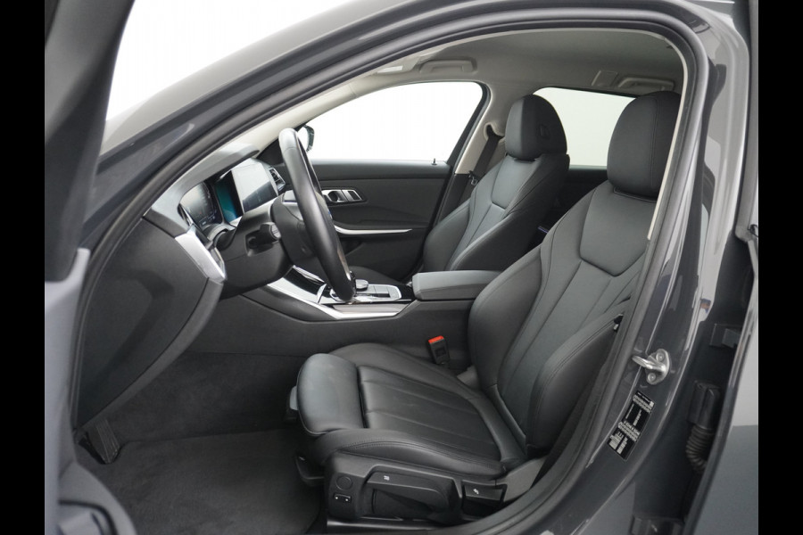 BMW 3 Serie Touring 318I 157PK Autom.-8 Sport Line Trekhaak Leder Apple Carplay Android Auto Navi Pro Live Cockpit Pro Active Cruise Control Comfort Access BMW Digital Key Elek.Achterklep Bluetooth Pdc Led Business Edition 1e Eigenaar