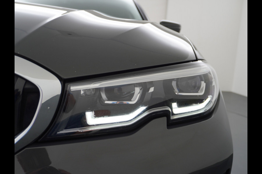 BMW 3 Serie Touring 318I 157PK Autom.-8 Sport Line Trekhaak Leder Apple Carplay Android Auto Navi Pro Live Cockpit Pro Active Cruise Control Comfort Access BMW Digital Key Elek.Achterklep Bluetooth Pdc Led Business Edition 1e Eigenaar