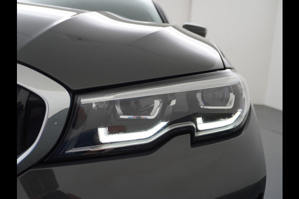 BMW 3 Serie Touring 318I 157PK Autom.-8 Sport Line Trekhaak Leder Apple Carplay Android Auto Navi Pro Live Cockpit Pro Active Cruise Control Comfort Access BMW Digital Key Elek.Achterklep Bluetooth Pdc Led Business Edition 1e Eigenaar