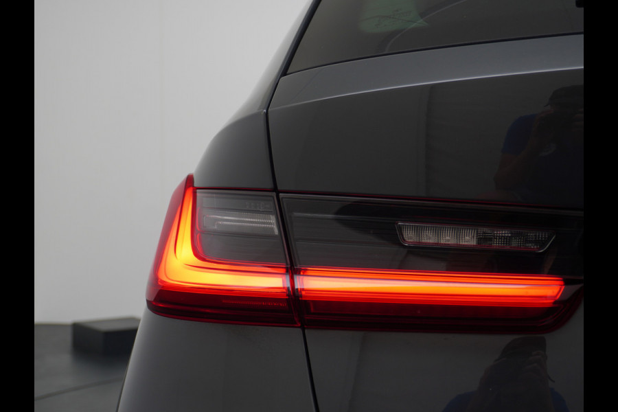 BMW 3 Serie Touring 318I 157PK Autom.-8 Sport Line Trekhaak Leder Apple Carplay Android Auto Navi Pro Live Cockpit Pro Active Cruise Control Comfort Access BMW Digital Key Elek.Achterklep Bluetooth Pdc Led Business Edition 1e Eigenaar