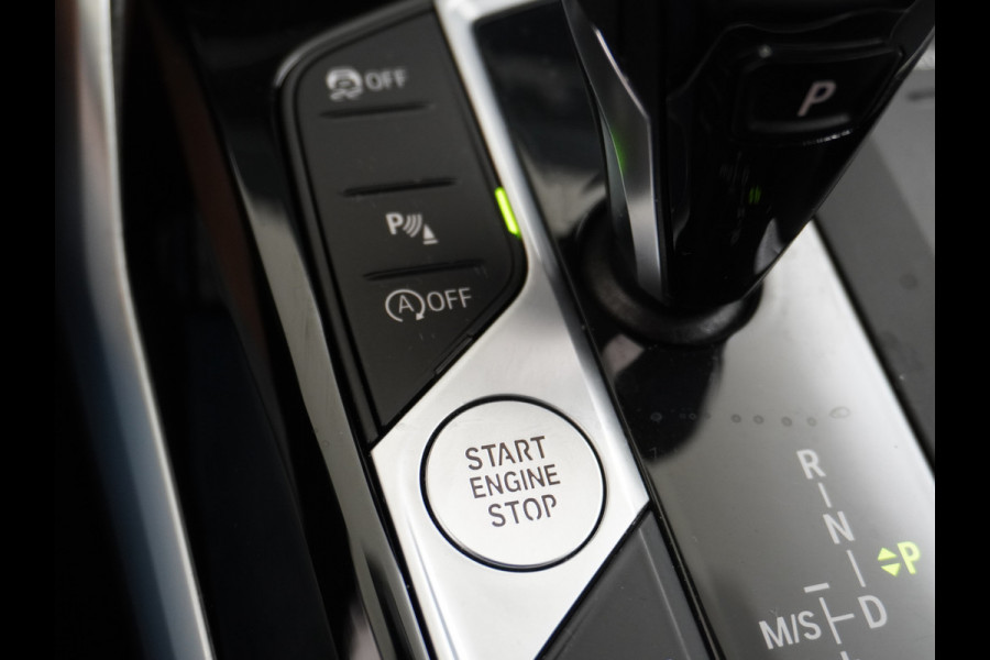BMW 3 Serie Touring 318I 157PK Autom.-8 Sport Line Trekhaak Leder Apple Carplay Android Auto Navi Pro Live Cockpit Pro Active Cruise Control Comfort Access BMW Digital Key Elek.Achterklep Bluetooth Pdc Led Business Edition 1e Eigenaar