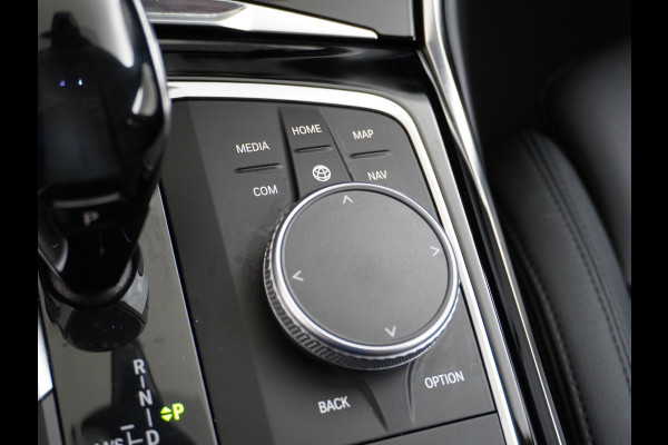 BMW 3 Serie Touring 318I 157PK Autom.-8 Sport Line Trekhaak Leder Apple Carplay Android Auto Navi Pro Live Cockpit Pro Active Cruise Control Comfort Access BMW Digital Key Elek.Achterklep Bluetooth Pdc Led Business Edition 1e Eigenaar