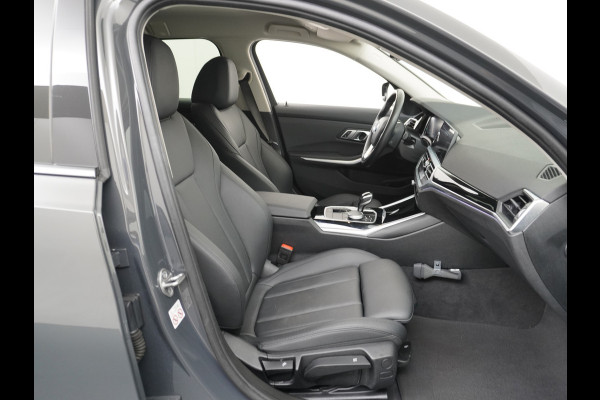 BMW 3 Serie Touring 318I 157PK Autom.-8 Sport Line Trekhaak Leder Apple Carplay Android Auto Navi Pro Live Cockpit Pro Active Cruise Control Comfort Access BMW Digital Key Elek.Achterklep Bluetooth Pdc Led Business Edition 1e Eigenaar