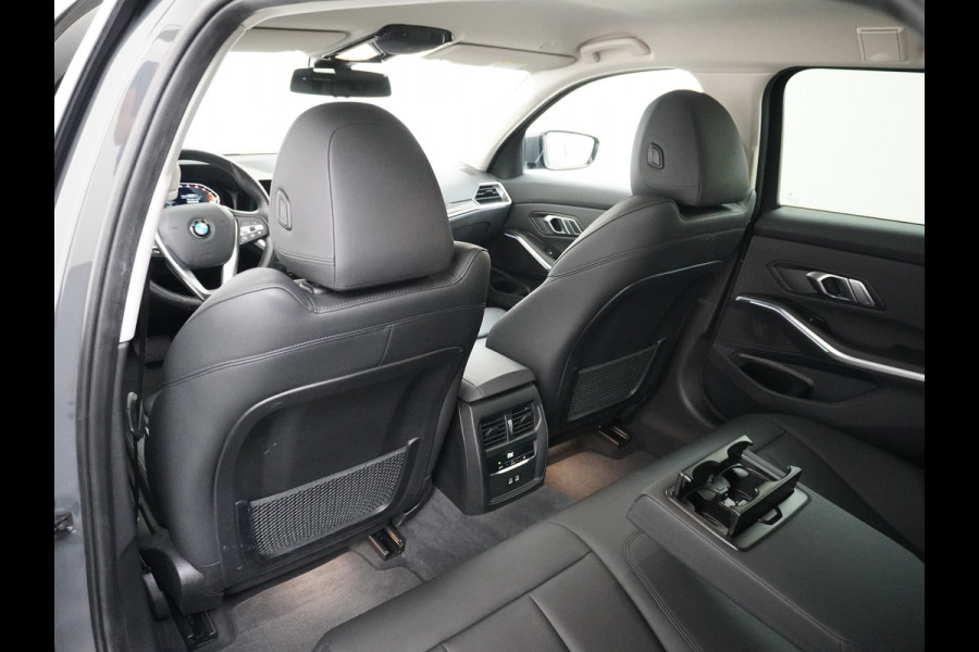 BMW 3 Serie Touring 318I 157PK Autom.-8 Sport Line Trekhaak Leder Apple Carplay Android Auto Navi Pro Live Cockpit Pro Active Cruise Control Comfort Access BMW Digital Key Elek.Achterklep Bluetooth Pdc Led Business Edition 1e Eigenaar