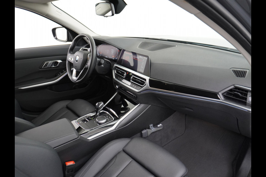 BMW 3 Serie Touring 318I 157PK Autom.-8 Sport Line Trekhaak Leder Apple Carplay Android Auto Navi Pro Live Cockpit Pro Active Cruise Control Comfort Access BMW Digital Key Elek.Achterklep Bluetooth Pdc Led Business Edition 1e Eigenaar