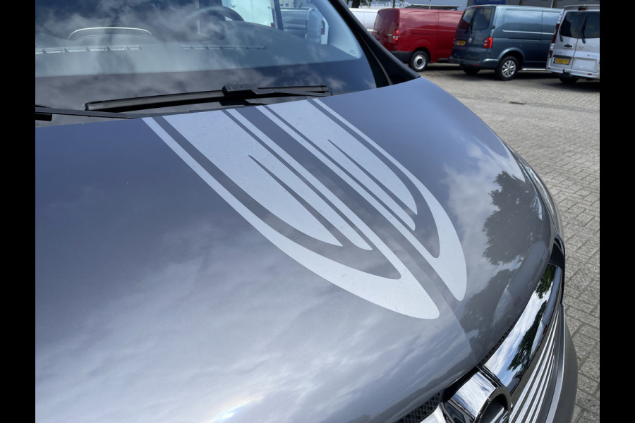 Opel Vivaro Combi 1.6 CDTI 120pk L1H1 Innovation / 8 persoons / vaste prijs rijklaar € 21.950 marge / vrij van btw / euro 6 diesel / airco / cruise / camera / trekhaak / metallic lak / lichtmetalen velgen