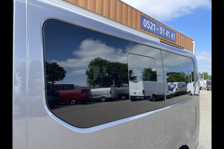 Opel Vivaro Combi 1.6 CDTI 120pk L1H1 Innovation / 8 persoons / vaste prijs rijklaar € 21.950 marge / vrij van btw / euro 6 diesel / airco / cruise / camera / trekhaak / metallic lak / lichtmetalen velgen
