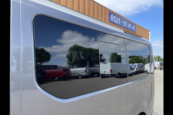 Opel Vivaro Combi 1.6 CDTI 120pk L1H1 Innovation / 8 persoons / vaste prijs rijklaar € 21.950 marge / vrij van btw / euro 6 diesel / airco / cruise / camera / trekhaak / metallic lak / lichtmetalen velgen