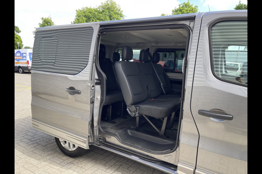 Opel Vivaro Combi 1.6 CDTI 120pk L1H1 Innovation / 8 persoons / vaste prijs rijklaar € 21.950 marge / vrij van btw / euro 6 diesel / airco / cruise / camera / trekhaak / metallic lak / lichtmetalen velgen