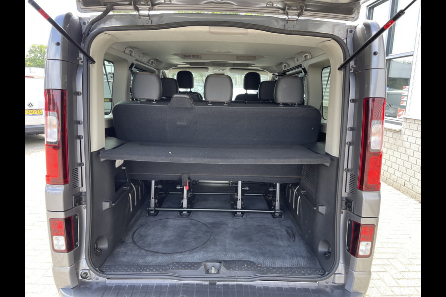 Opel Vivaro Combi 1.6 CDTI 120pk L1H1 Innovation / 8 persoons / vaste prijs rijklaar € 21.950 marge / vrij van btw / euro 6 diesel / airco / cruise / camera / trekhaak / metallic lak / lichtmetalen velgen