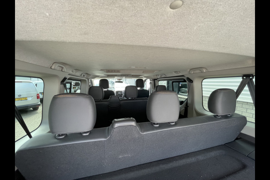 Opel Vivaro Combi 1.6 CDTI 120pk L1H1 Innovation / 8 persoons / vaste prijs rijklaar € 21.950 marge / vrij van btw / euro 6 diesel / airco / cruise / camera / trekhaak / metallic lak / lichtmetalen velgen