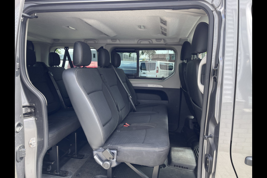 Opel Vivaro Combi 1.6 CDTI 120pk L1H1 Innovation / 8 persoons / vaste prijs rijklaar € 21.950 marge / vrij van btw / euro 6 diesel / airco / cruise / camera / trekhaak / metallic lak / lichtmetalen velgen