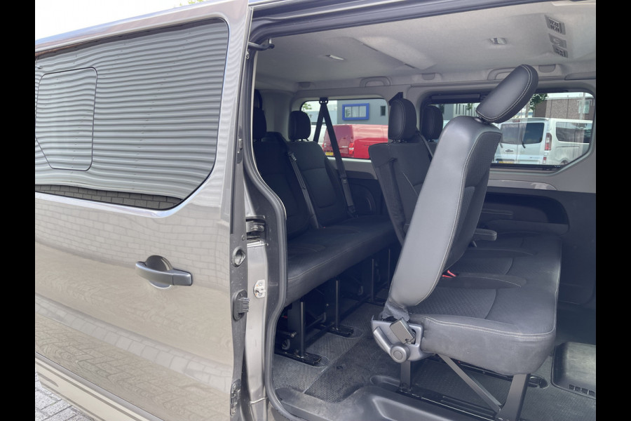 Opel Vivaro Combi 1.6 CDTI 120pk L1H1 Innovation / 8 persoons / vaste prijs rijklaar € 21.950 marge / vrij van btw / euro 6 diesel / airco / cruise / camera / trekhaak / metallic lak / lichtmetalen velgen