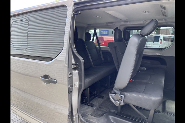 Opel Vivaro Combi 1.6 CDTI 120pk L1H1 Innovation / 8 persoons / vaste prijs rijklaar € 21.950 marge / vrij van btw / euro 6 diesel / airco / cruise / camera / trekhaak / metallic lak / lichtmetalen velgen