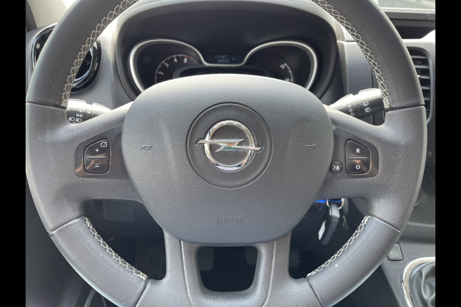 Opel Vivaro Combi 1.6 CDTI 120pk L1H1 Innovation / 8 persoons / vaste prijs rijklaar € 21.950 marge / vrij van btw / euro 6 diesel / airco / cruise / camera / trekhaak / metallic lak / lichtmetalen velgen