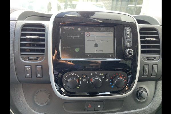 Opel Vivaro Combi 1.6 CDTI 120pk L1H1 Innovation / 8 persoons / vaste prijs rijklaar € 21.950 marge / vrij van btw / euro 6 diesel / airco / cruise / camera / trekhaak / metallic lak / lichtmetalen velgen
